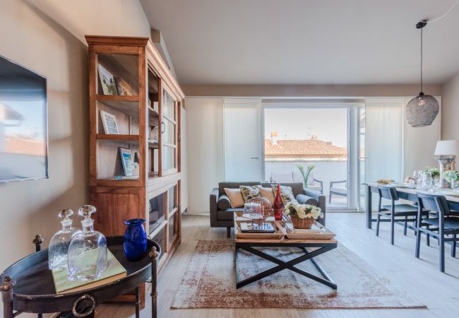 Appartamento a Lucca - Casa Marta, Luxury 2 Bedrooms Apartment with Terrace Inside the Walls of Lucca Appartamento a Lucca - Casa Marta, Luxury 2 Bedrooms Apartment with Terrace Inside the Walls of Lucca