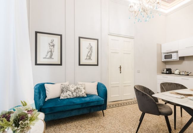 Appartamento a Lucca - A private outdoor, 2 Bedrooms and a Pool inside Lucca Appartamento a Lucca - A private outdoor, 2 Bedrooms and a Pool inside Lucca