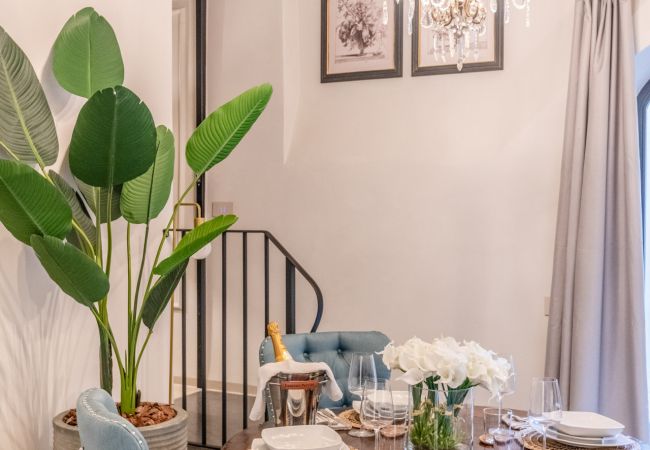 Appartamento a Lucca - A private outdoor, 2 Bedrooms and a Pool inside Lucca Appartamento a Lucca - A private outdoor, 2 Bedrooms and a Pool inside Lucca