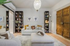 Appartamento a Lucca - 3 Bedrooms Home with Outdoor and Pool inside Lucca