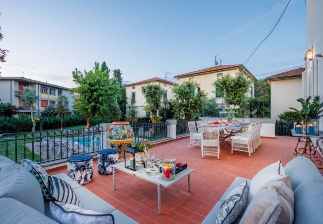 Villa a Lucca - Villa Buonamici, a Luxury Villa with Pool in a walking distance from Lucca Villa a Lucca - Villa Buonamici, a Luxury Villa with Pool in a walking distance from Lucca
