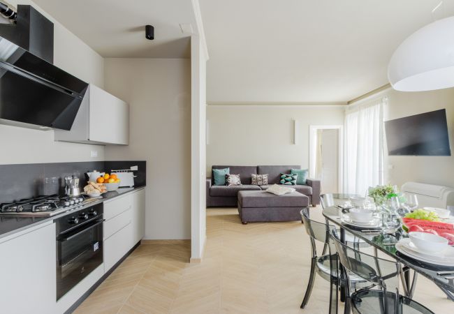 Appartamento a Lucca - Luxury Modern Apartment with Elevator and Balcony inside the Walls of Lucca Appartamento a Lucca - Luxury Modern Apartment with Elevator and Balcony inside the Walls of Lucca