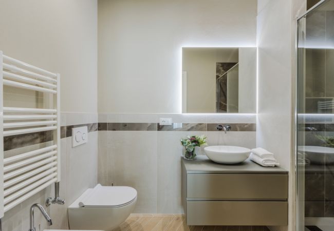Appartamento a Lucca - Luxury Modern Apartment with Elevator and Balcony inside the Walls of Lucca Appartamento a Lucca - Luxury Modern Apartment with Elevator and Balcony inside the Walls of Lucca