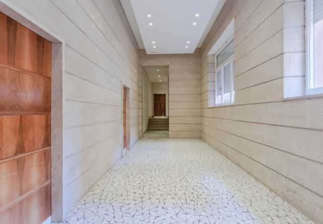 Appartamento a Lucca - Luxury Modern Apartment with Elevator and Balcony inside the Walls of Lucca Appartamento a Lucca - Luxury Modern Apartment with Elevator and Balcony inside the Walls of Lucca