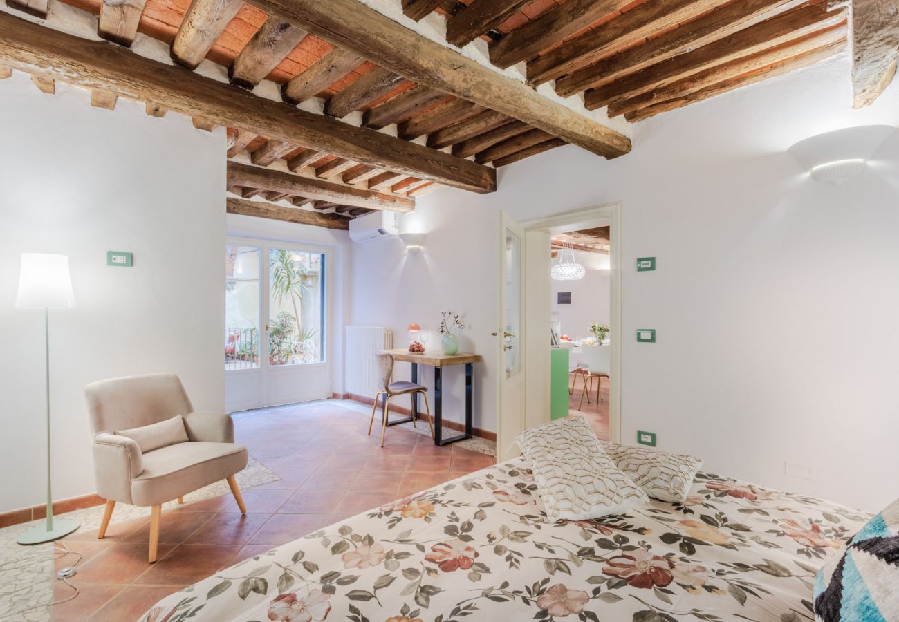 Appartamento a Lucca - Casa Al Dipinto, an Apartment with Garden Appartamento a Lucca - Casa Al Dipinto, an Apartment with Garden
