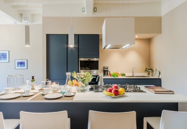 Appartamento a Lucca - Casa Pino 2 bedrooms 2 bathrooms contemporary apartment facing Piazza Anfiteatro Appartamento a Lucca - Casa Pino 2 bedrooms 2 bathrooms contemporary apartment facing Piazza Anfiteatro