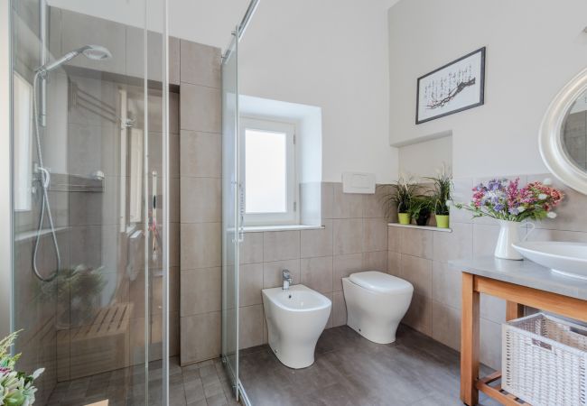 Appartamento a Lucca - Miss Penny, a Welcoming Modern  2 Bedrooms Apartment at Piazza San Michele Appartamento a Lucca - Miss Penny, a Welcoming Modern  2 Bedrooms Apartment at Piazza San Michele