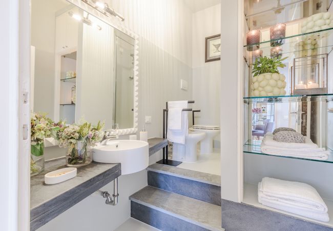 Appartamento a Lucca - A Fresh Modern Penthouse inside the Walls of Lucca Appartamento a Lucca - A Fresh Modern Penthouse inside the Walls of Lucca