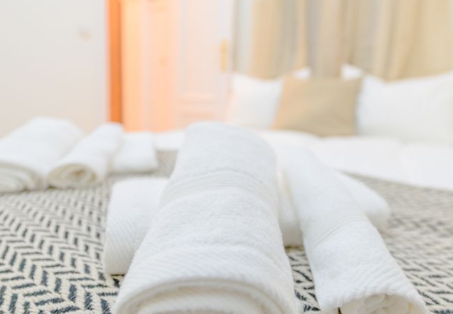 Appartamento a Madrid - Atractivo apartamento de un dormitorio con patio interior junto al Intercambiador de Avenida América Temporal Appartamento a Madrid - Atractivo apartamento de un dormitorio con patio interior junto al Intercambiador de Avenida América Temporal