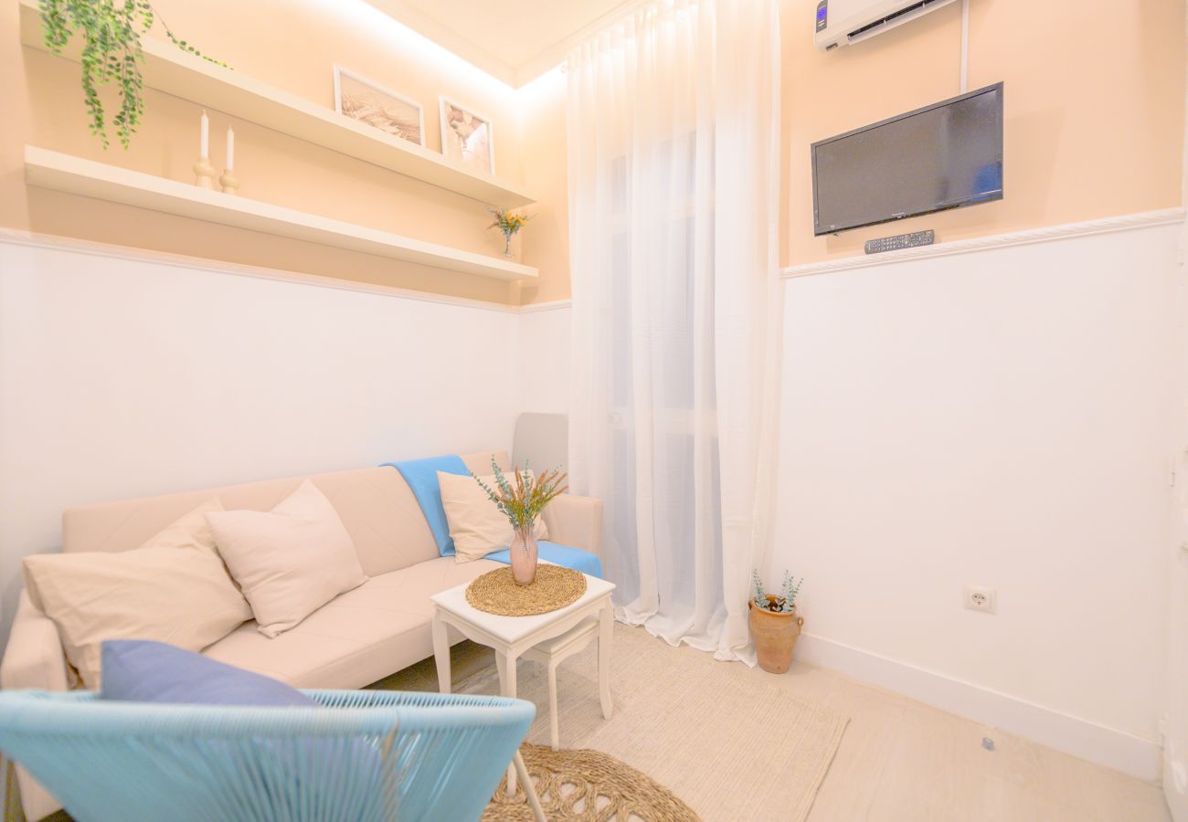 Appartamento a Madrid - Atractivo apartamento de un dormitorio con patio interior junto al Intercambiador de Avenida América Temporal