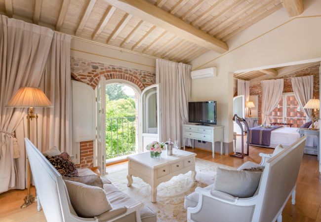 Villa a Pieve a Nievole - Elevate Your Escape: Discover Timeless Charm in a Majestic Retreat Amid Lucca and Florence Villa a Pieve a Nievole - Elevate Your Escape: Discover Timeless Charm in a Majestic Retreat Amid Lucca and Florence