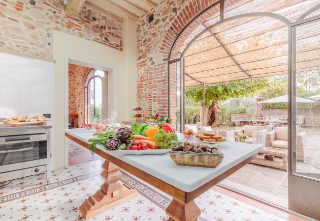Villa a Pieve a Nievole - Elevate Your Escape: Discover Timeless Charm in a Majestic Retreat Amid Lucca and Florence Villa a Pieve a Nievole - Elevate Your Escape: Discover Timeless Charm in a Majestic Retreat Amid Lucca and Florence
