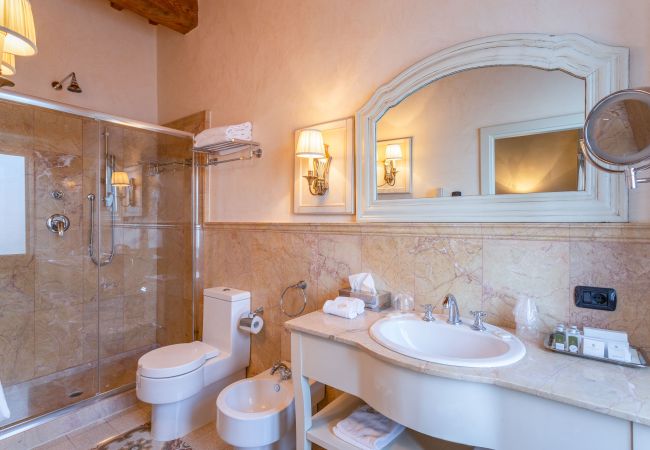 Villa a Pieve a Nievole - Elevate Your Escape: Discover Timeless Charm in a Majestic Retreat Amid Lucca and Florence Villa a Pieve a Nievole - Elevate Your Escape: Discover Timeless Charm in a Majestic Retreat Amid Lucca and Florence