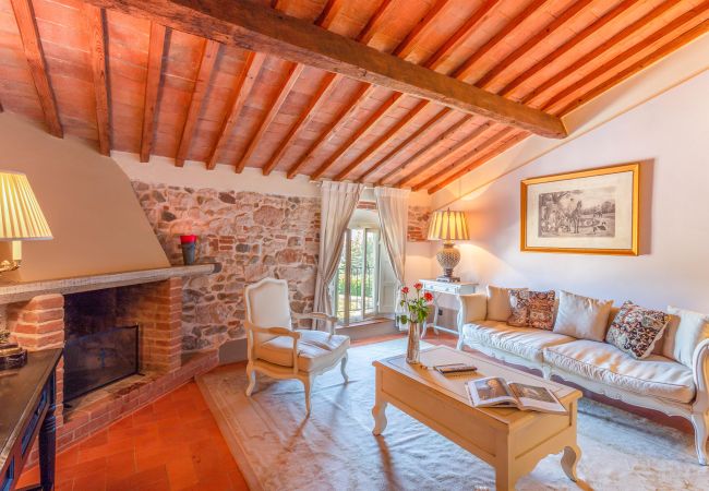 Villa a Pieve a Nievole - Elevate Your Escape: Discover Timeless Charm in a Majestic Retreat Amid Lucca and Florence Villa a Pieve a Nievole - Elevate Your Escape: Discover Timeless Charm in a Majestic Retreat Amid Lucca and Florence
