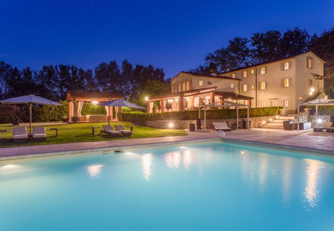 Villa a Pieve a Nievole - Elevate Your Escape: Discover Timeless Charm in a Majestic Retreat Amid Lucca and Florence Villa a Pieve a Nievole - Elevate Your Escape: Discover Timeless Charm in a Majestic Retreat Amid Lucca and Florence