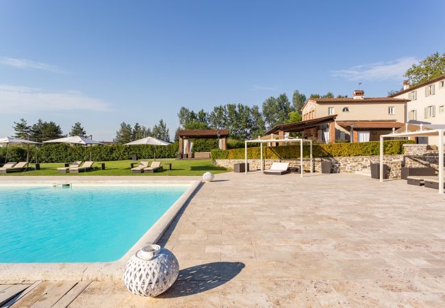Villa a Pieve a Nievole - Elevate Your Escape: Discover Timeless Charm in a Majestic Retreat Amid Lucca and Florence Villa a Pieve a Nievole - Elevate Your Escape: Discover Timeless Charm in a Majestic Retreat Amid Lucca and Florence