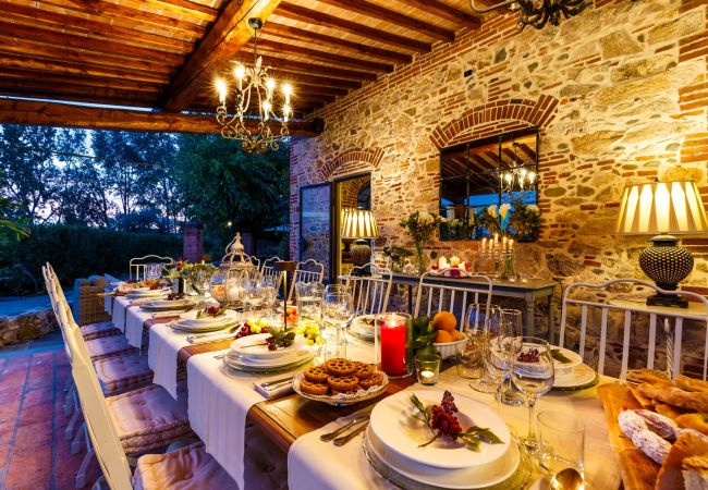 Villa a Pieve a Nievole - Elevate Your Escape: Discover Timeless Charm in a Majestic Retreat Amid Lucca and Florence Villa a Pieve a Nievole - Elevate Your Escape: Discover Timeless Charm in a Majestic Retreat Amid Lucca and Florence