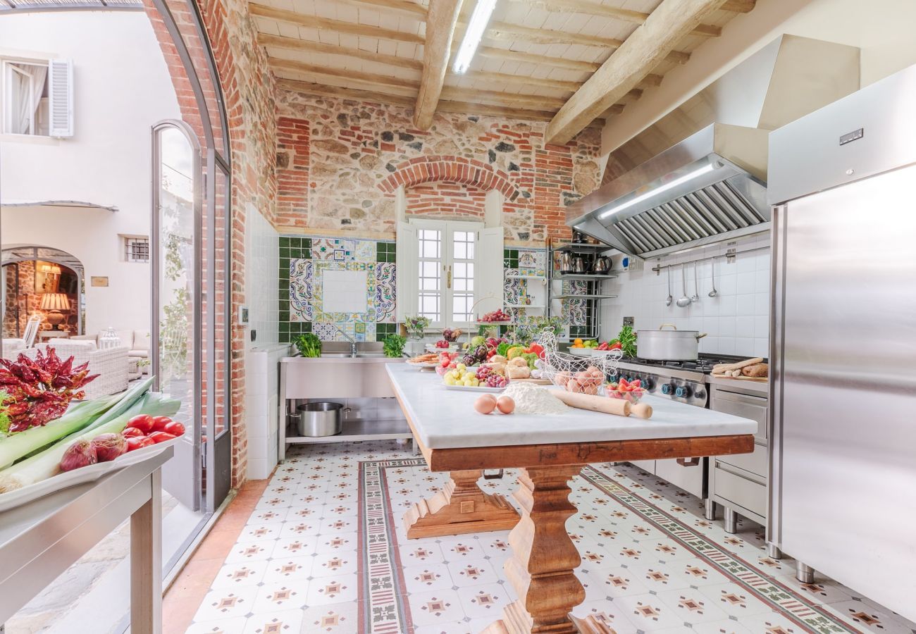 Villa a Pieve a Nievole - Elevate Your Escape: Discover Timeless Charm in a Majestic Retreat Amid Lucca and Florence Villa a Pieve a Nievole - Elevate Your Escape: Discover Timeless Charm in a Majestic Retreat Amid Lucca and Florence