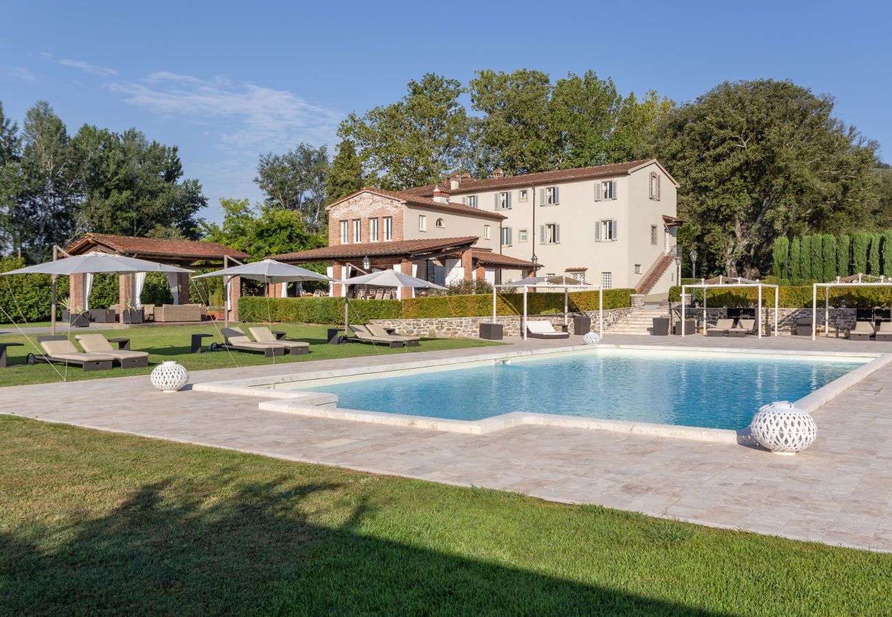 Villa a Pieve a Nievole - Elevate Your Escape: Discover Timeless Charm in a Majestic Retreat Amid Lucca and Florence Villa a Pieve a Nievole - Elevate Your Escape: Discover Timeless Charm in a Majestic Retreat Amid Lucca and Florence