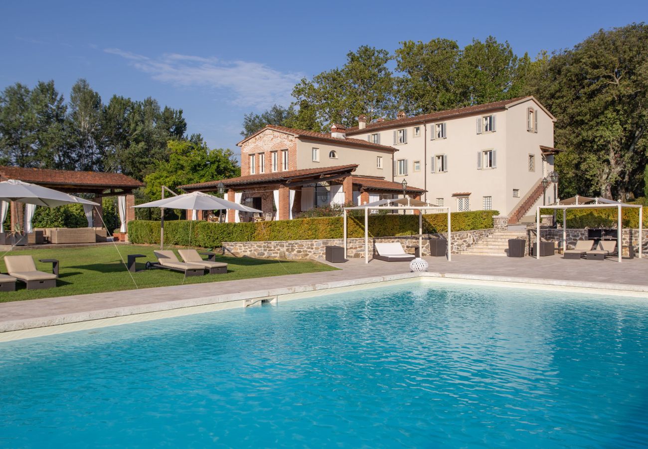 Villa a Pieve a Nievole - Elevate Your Escape: Discover Timeless Charm in a Majestic Retreat Amid Lucca and Florence Villa a Pieve a Nievole - Elevate Your Escape: Discover Timeless Charm in a Majestic Retreat Amid Lucca and Florence