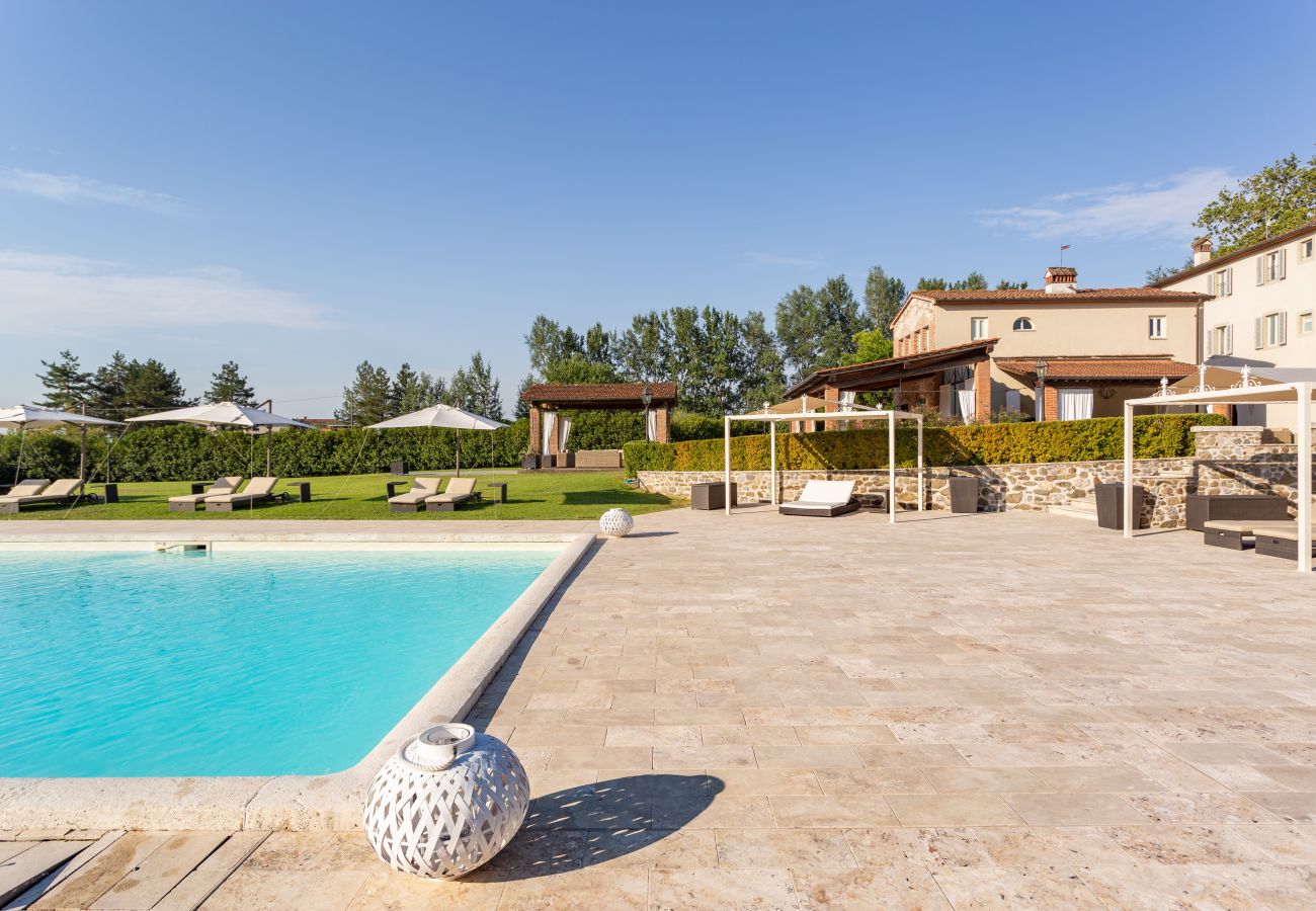 Villa a Pieve a Nievole - Elevate Your Escape: Discover Timeless Charm in a Majestic Retreat Amid Lucca and Florence Villa a Pieve a Nievole - Elevate Your Escape: Discover Timeless Charm in a Majestic Retreat Amid Lucca and Florence