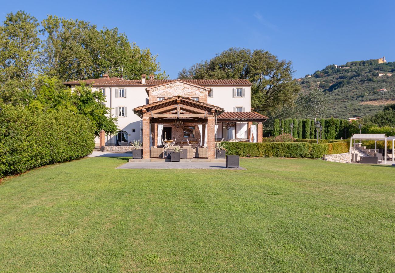 Villa a Pieve a Nievole - Elevate Your Escape: Discover Timeless Charm in a Majestic Retreat Amid Lucca and Florence Villa a Pieve a Nievole - Elevate Your Escape: Discover Timeless Charm in a Majestic Retreat Amid Lucca and Florence