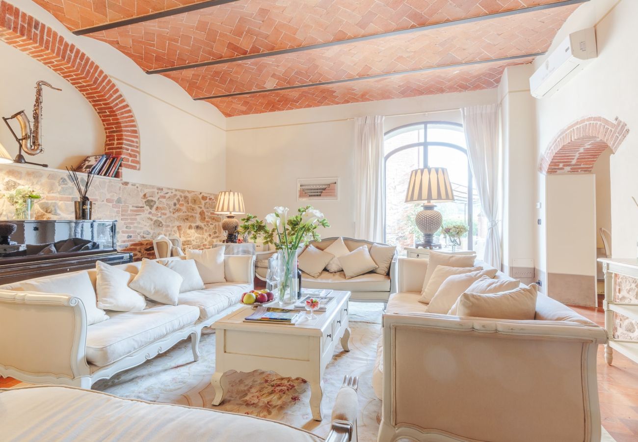 Villa a Pieve a Nievole - Elevate Your Escape: Discover Timeless Charm in a Majestic Retreat Amid Lucca and Florence Villa a Pieve a Nievole - Elevate Your Escape: Discover Timeless Charm in a Majestic Retreat Amid Lucca and Florence