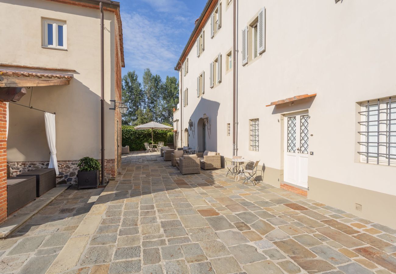 Villa a Pieve a Nievole - Elevate Your Escape: Discover Timeless Charm in a Majestic Retreat Amid Lucca and Florence Villa a Pieve a Nievole - Elevate Your Escape: Discover Timeless Charm in a Majestic Retreat Amid Lucca and Florence