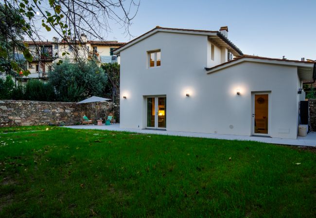 Appartamento a Lucca - The City Oasis, a Villa inside Lucca with Private Garden Appartamento a Lucca - The City Oasis, a Villa inside Lucca with Private Garden