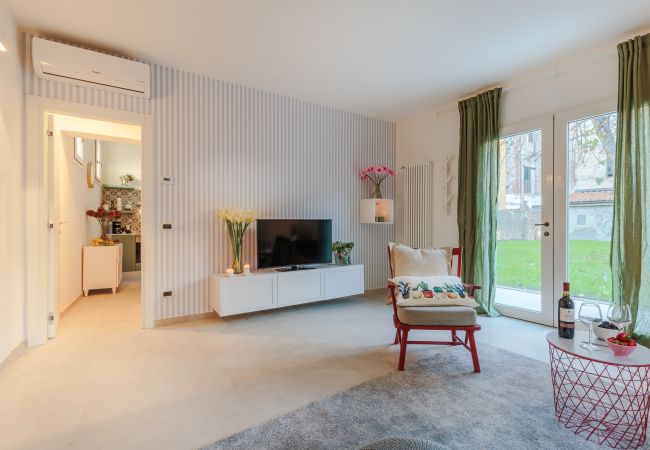 Appartamento a Lucca - The City Oasis, a Villa inside Lucca with Private Garden Appartamento a Lucca - The City Oasis, a Villa inside Lucca with Private Garden