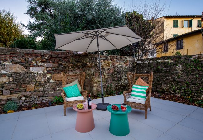 Appartamento a Lucca - The City Oasis, a Villa inside Lucca with Private Garden Appartamento a Lucca - The City Oasis, a Villa inside Lucca with Private Garden