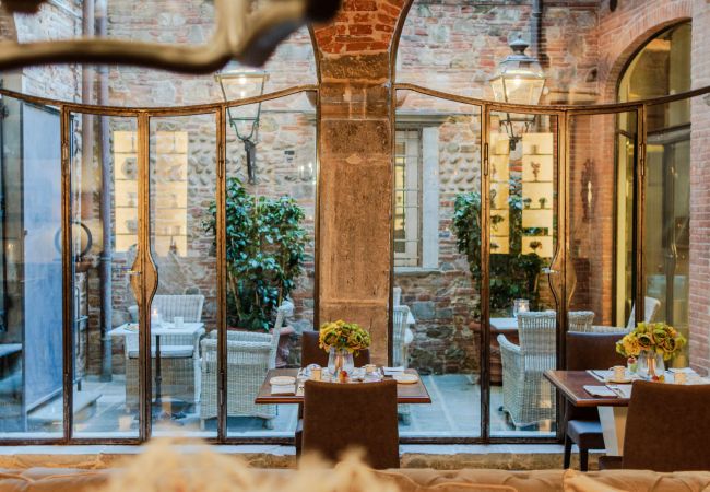 Appartamento a Lucca - The Lucca Heritage Retreat, a Spacious Home with Outdoor inside the Walls of Lucca Appartamento a Lucca - The Lucca Heritage Retreat, a Spacious Home with Outdoor inside the Walls of Lucca