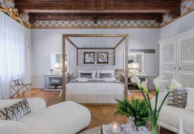 Appartamento a Lucca - The Lucca Heritage Retreat, a Spacious Home with Outdoor inside the Walls of Lucca Appartamento a Lucca - The Lucca Heritage Retreat, a Spacious Home with Outdoor inside the Walls of Lucca