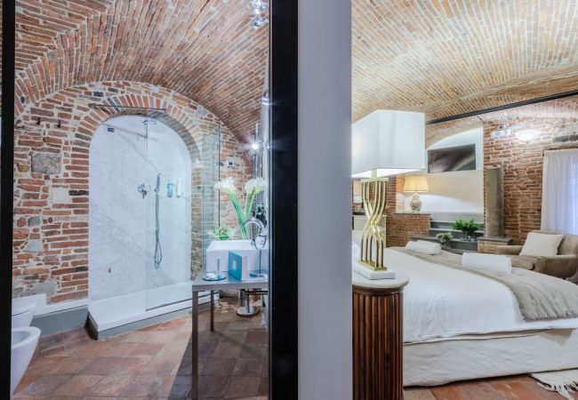 Appartamento a Lucca - The Lucca Heritage Retreat, a Spacious Home with Outdoor inside the Walls of Lucca Appartamento a Lucca - The Lucca Heritage Retreat, a Spacious Home with Outdoor inside the Walls of Lucca