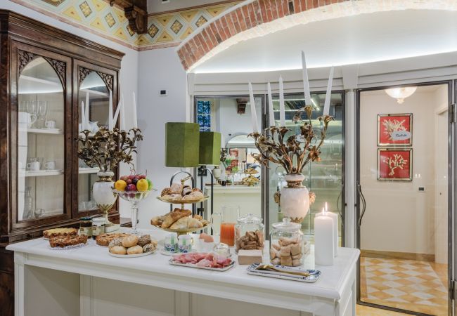 Appartamento a Lucca - The Lucca Heritage Retreat, a Spacious Home with Outdoor inside the Walls of Lucca Appartamento a Lucca - The Lucca Heritage Retreat, a Spacious Home with Outdoor inside the Walls of Lucca