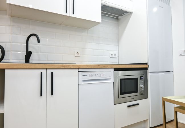 Appartamento a Madrid - Encantador apartamento de un dormitorio en Madrid, cerca al metro Tetuán . Temporal  Appartamento a Madrid - Encantador apartamento de un dormitorio en Madrid, cerca al metro Tetuán . Temporal