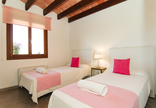 Villa a Sineu - Villa Caluix con A/A, internet y piscina Villa a Sineu - Villa Caluix con A/A, internet y piscina