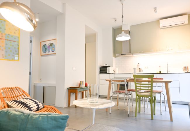  a Madrid -  Encantador apartamento de 2 dormitorios : Experimenta la auténtica vida madrileña en tu propio espacio