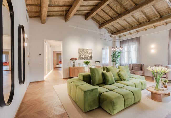 Appartamento a Lucca - Casa Silvestro Modern Spacious 3 Bedrooms Luxury Apartment inside the Walls of Lucca Appartamento a Lucca - Casa Silvestro Modern Spacious 3 Bedrooms Luxury Apartment inside the Walls of Lucca