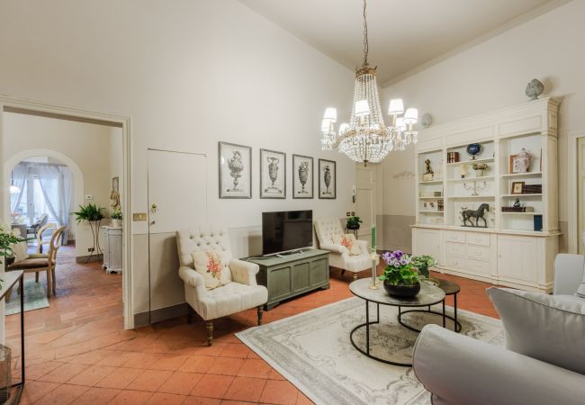 Appartamento a Lucca - Casa Celeste 3 Bedrooms Apartment with Terrace Inside Lucca Appartamento a Lucca - Casa Celeste 3 Bedrooms Apartment with Terrace Inside Lucca