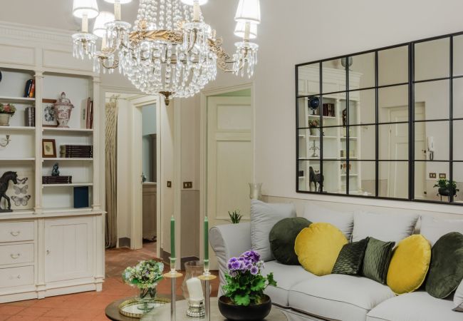 Appartamento a Lucca - Casa Celeste 3 Bedrooms Apartment with Terrace Inside Lucca Appartamento a Lucca - Casa Celeste 3 Bedrooms Apartment with Terrace Inside Lucca