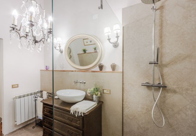 Appartamento a Lucca - Casa Celeste 3 Bedrooms Apartment with Terrace Inside Lucca Appartamento a Lucca - Casa Celeste 3 Bedrooms Apartment with Terrace Inside Lucca