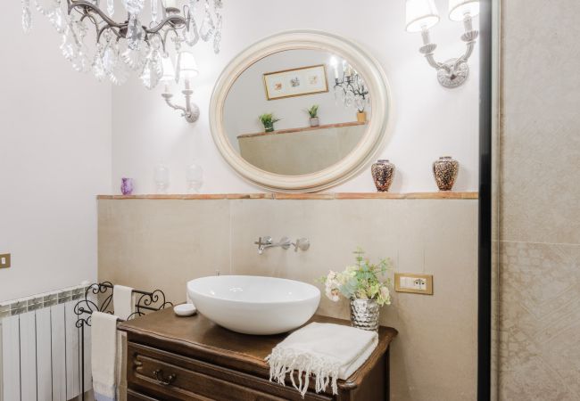 Appartamento a Lucca - Casa Celeste 3 Bedrooms Apartment with Terrace Inside Lucca Appartamento a Lucca - Casa Celeste 3 Bedrooms Apartment with Terrace Inside Lucca