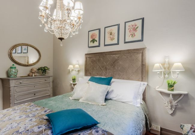 Appartamento a Lucca - Casa Celeste 3 Bedrooms Apartment with Terrace Inside Lucca Appartamento a Lucca - Casa Celeste 3 Bedrooms Apartment with Terrace Inside Lucca