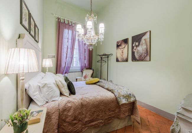Appartamento a Lucca - Casa Celeste 3 Bedrooms Apartment with Terrace Inside Lucca Appartamento a Lucca - Casa Celeste 3 Bedrooms Apartment with Terrace Inside Lucca