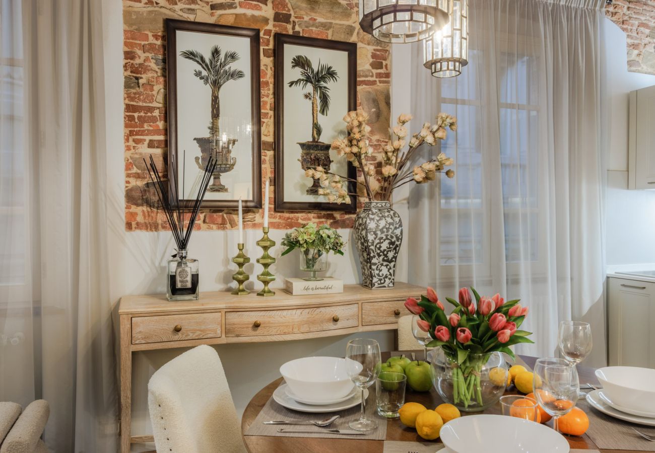 Appartamento a Lucca - Convenient First Floor 2 Bedrooms Apartment With WiFi  Appartamento a Lucca - Convenient First Floor 2 Bedrooms Apartment With WiFi