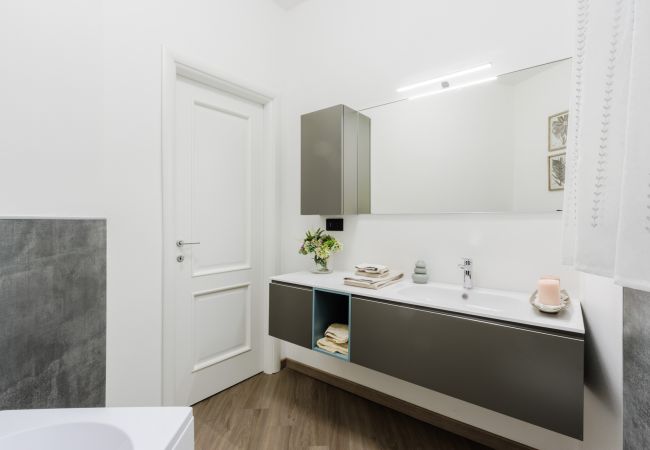 Appartamento a Lucca - Modern 3 Bedrooms Apartment with Terrace inside the Walls of Lucca Appartamento a Lucca - Modern 3 Bedrooms Apartment with Terrace inside the Walls of Lucca