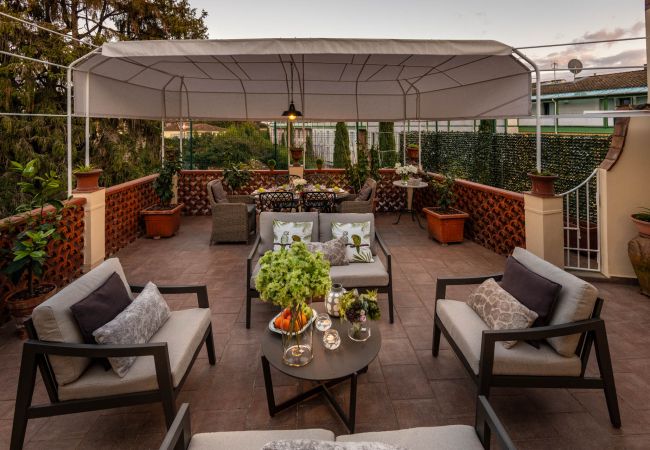 Appartamento a Lucca - Modern 3 Bedrooms Apartment with Terrace inside the Walls of Lucca Appartamento a Lucca - Modern 3 Bedrooms Apartment with Terrace inside the Walls of Lucca