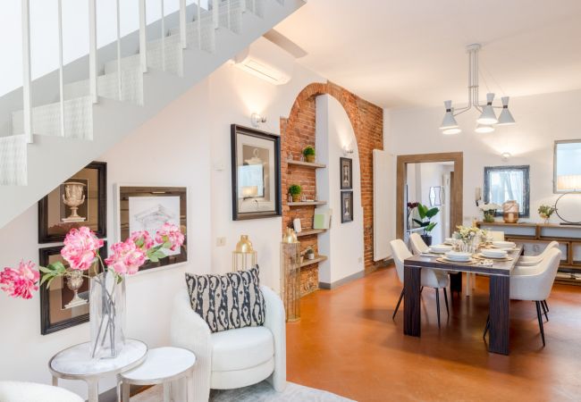 Appartamento a Lucca - Modern Panoramic Penthouse with Elevator inside the Walls of Lucca Appartamento a Lucca - Modern Panoramic Penthouse with Elevator inside the Walls of Lucca