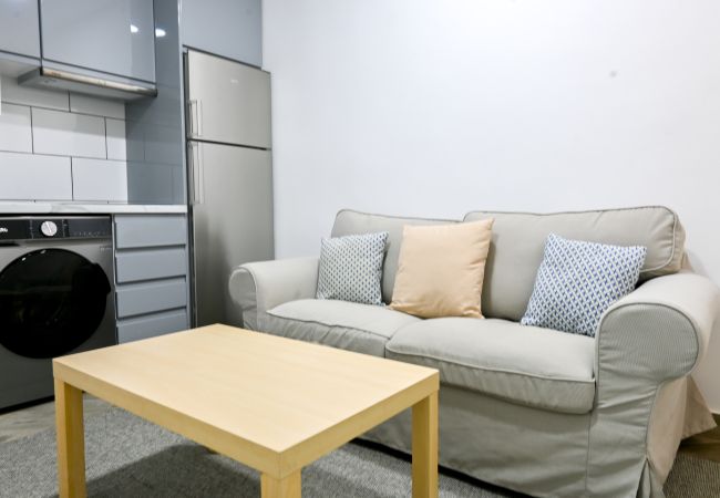 Studio a Madrid - M (RVI40) Coqueto apartamento de un dormitorio en Cuatro Caminos. Temporal Studio a Madrid - M (RVI40) Coqueto apartamento de un dormitorio en Cuatro Caminos. Temporal